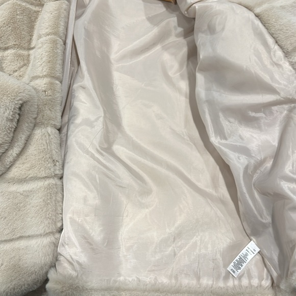 Jillian Harris x Joe Fresh Coat - Picture 5 of 7